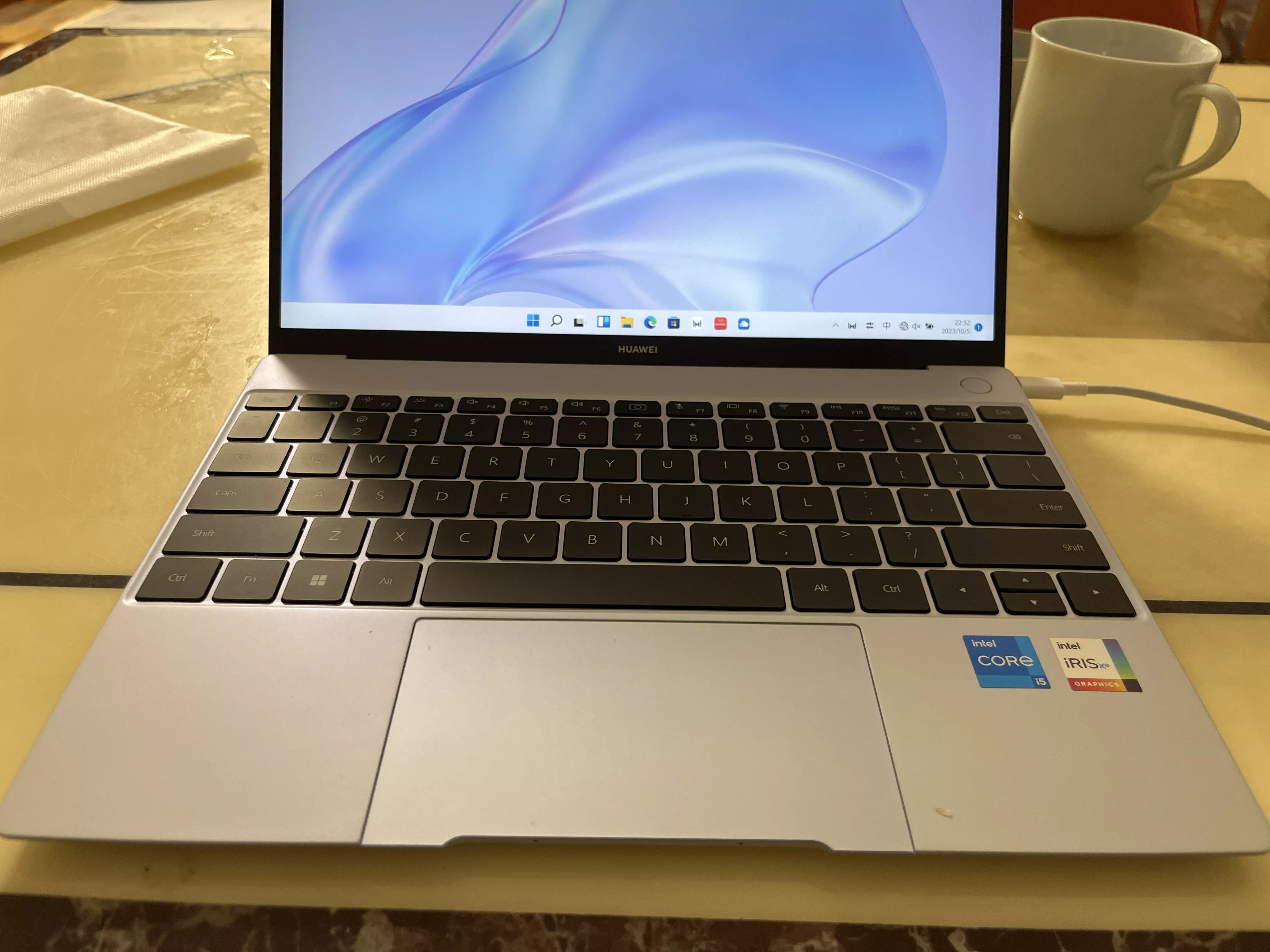 华为matebook x 酷睿版 13英寸 青山黛 i7-1160g7 16g 512gb固态 集显